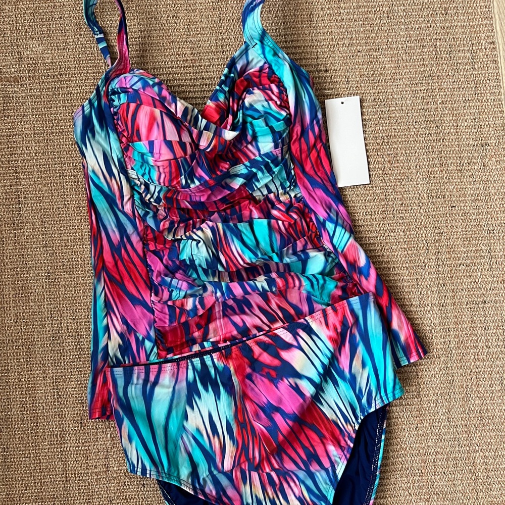 NWT Soft Surroundings SM/M Mulit 2-piece Sunsets Bathing Suit